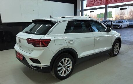 Volkswagen T-Roc I, 2022 год, 2 000 000 рублей, 5 фотография