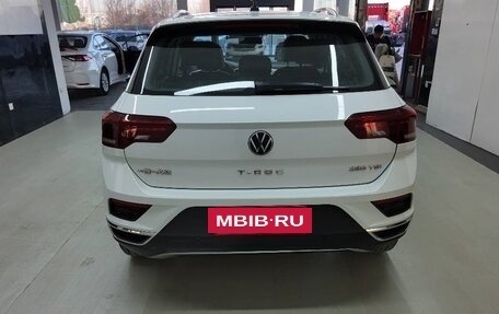 Volkswagen T-Roc I, 2022 год, 2 000 000 рублей, 4 фотография