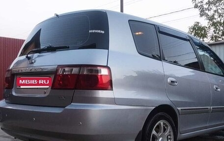 KIA Carens I (RS), 2005 год, 525 000 рублей, 2 фотография