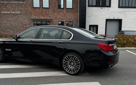 BMW 7 серия, 2010 год, 2 800 000 рублей, 10 фотография