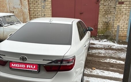 Toyota Camry, 2017 год, 2 850 000 рублей, 3 фотография