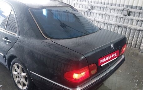 Mercedes-Benz E-Класс, 1995 год, 377 777 рублей, 5 фотография