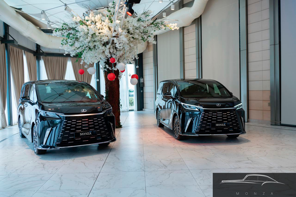 Lexus LM I, 2026 год, 24 000 000 рублей, 18 фотография