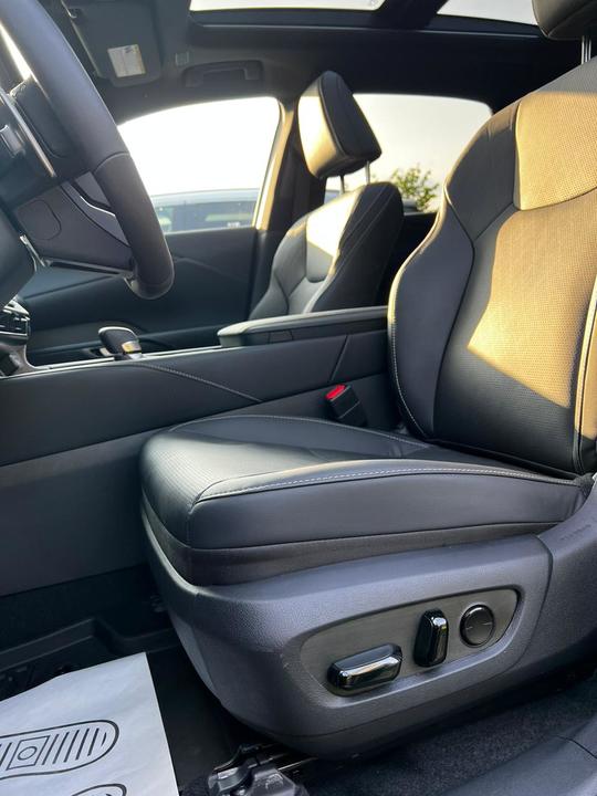 Lexus RX IV рестайлинг, 2026 год, 12 500 000 рублей, 10 фотография