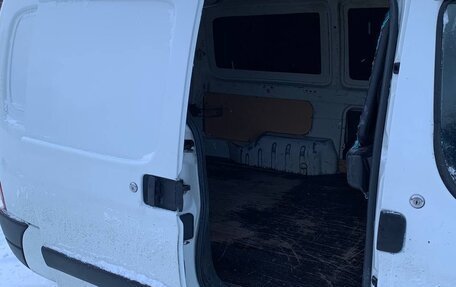 Peugeot Partner II рестайлинг 2, 2011 год, 355 000 рублей, 9 фотография