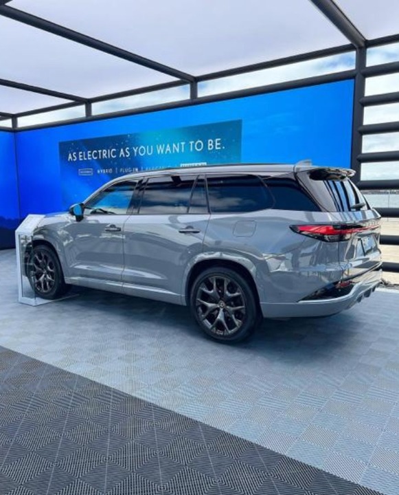 Lexus TX, 2026 год, 13 000 000 рублей, 3 фотография