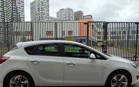 Opel Astra J, 2013 год, 1 350 000 рублей, 4 фотография