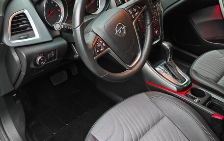 Opel Astra J, 2013 год, 1 350 000 рублей, 17 фотография