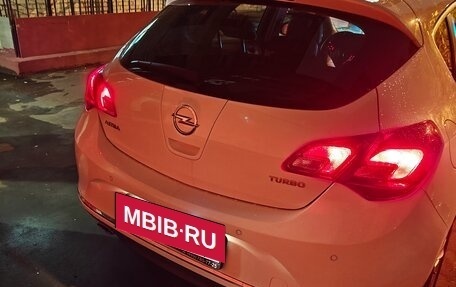 Opel Astra J, 2013 год, 1 350 000 рублей, 10 фотография