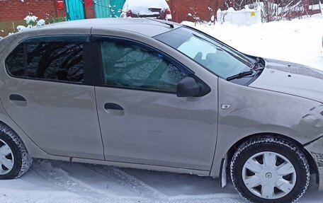 Renault Logan II, 2015 год, 550 000 рублей, 16 фотография