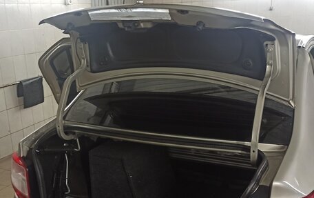 Renault Logan II, 2015 год, 550 000 рублей, 10 фотография