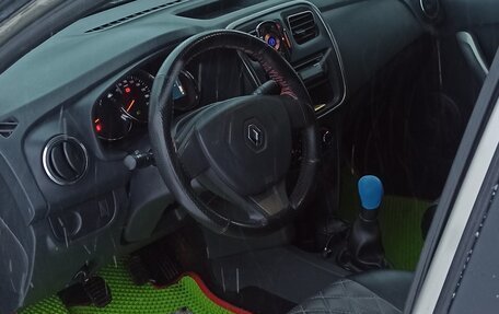 Renault Logan II, 2015 год, 550 000 рублей, 18 фотография