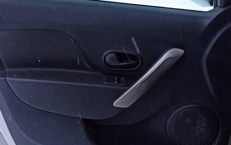 Renault Logan II, 2015 год, 550 000 рублей, 19 фотография