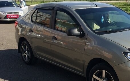 Renault Logan II, 2015 год, 550 000 рублей, 4 фотография