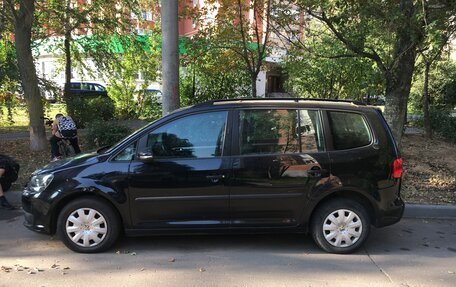 Volkswagen Touran III, 2012 год, 920 000 рублей, 2 фотография