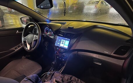 Hyundai Solaris II рестайлинг, 2016 год, 9 000 000 рублей, 5 фотография