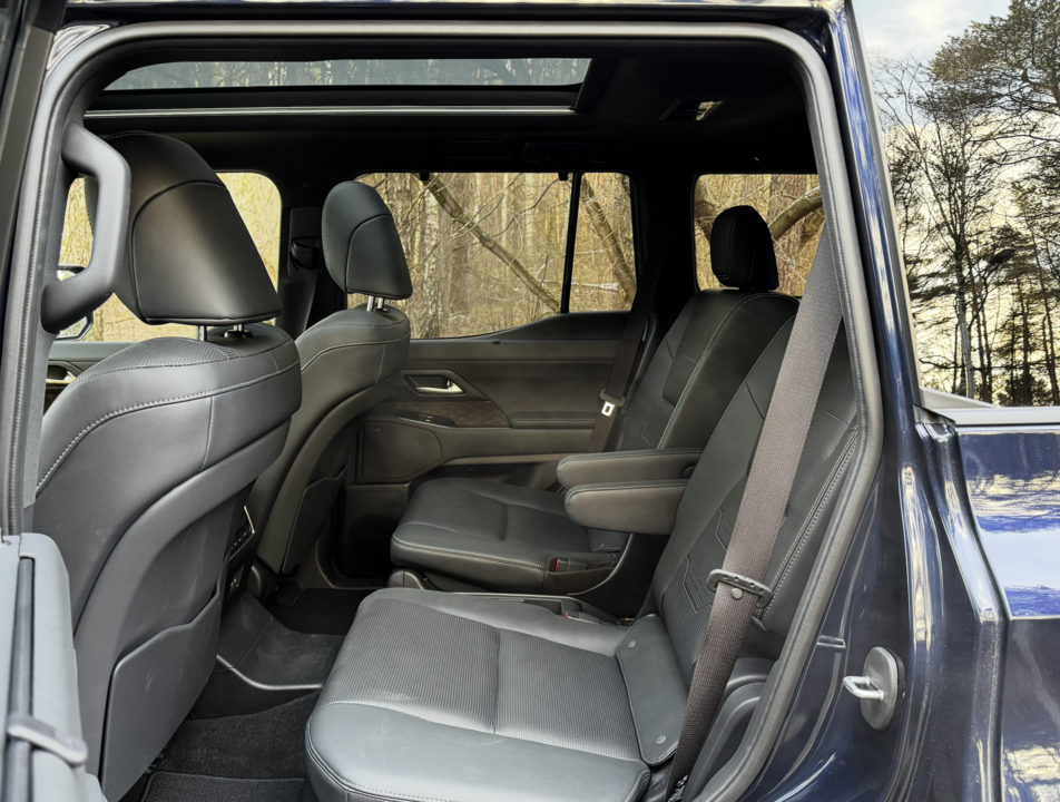 Lexus GX II рестайлинг 2, 2024 год, 15 000 000 рублей, 18 фотография