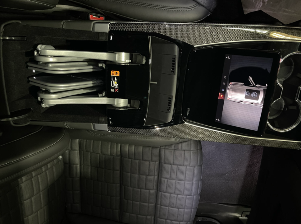 Cadillac Escalade V, 2025 год, 27 500 000 рублей, 15 фотография