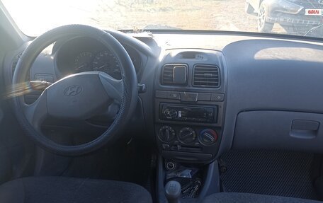 Hyundai Accent II, 2005 год, 220 000 рублей, 2 фотография