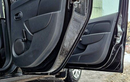 Renault Sandero II рестайлинг, 2017 год, 850 000 рублей, 29 фотография