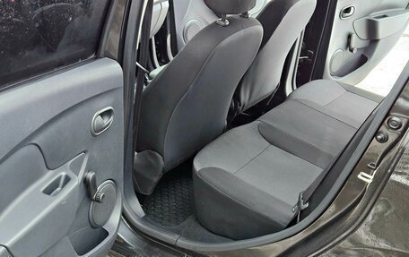 Renault Sandero II рестайлинг, 2017 год, 850 000 рублей, 33 фотография