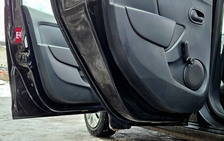 Renault Sandero II рестайлинг, 2017 год, 850 000 рублей, 34 фотография