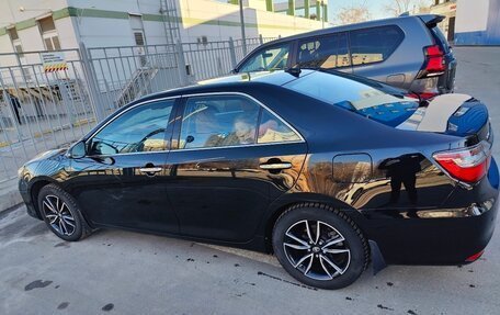 Toyota Camry, 2017 год, 2 600 000 рублей, 2 фотография