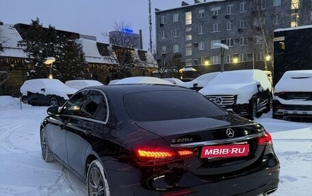 Mercedes-Benz E-Класс, 2021 год, 3 900 000 рублей, 3 фотография