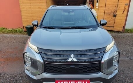 Mitsubishi Outlander, 2023 год, 4 650 000 рублей, 1 фотография