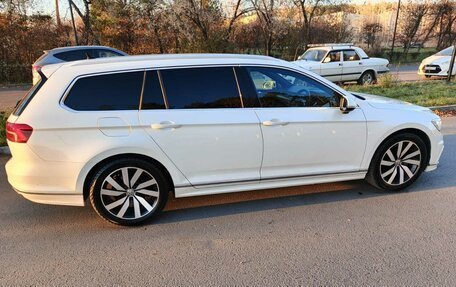 Volkswagen Passat B8 рестайлинг, 2015 год, 1 590 000 рублей, 2 фотография