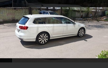 Volkswagen Passat B8 рестайлинг, 2015 год, 1 590 000 рублей, 12 фотография
