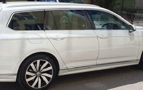 Volkswagen Passat B8 рестайлинг, 2015 год, 1 590 000 рублей, 11 фотография