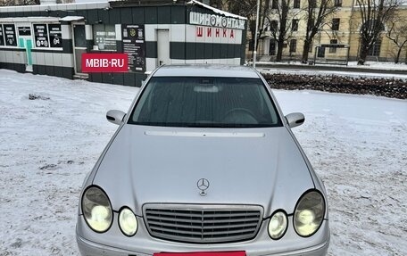 Mercedes-Benz E-Класс, 2002 год, 520 000 рублей, 2 фотография