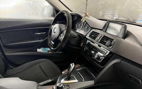 BMW 3 серия, 2018 год, 1 700 000 рублей, 10 фотография