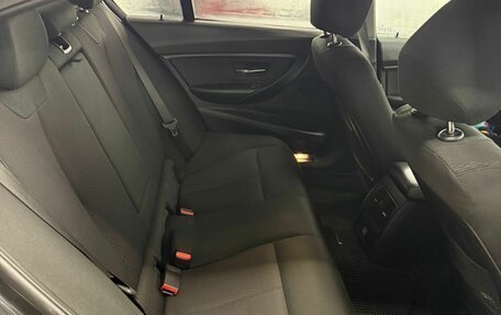 BMW 3 серия, 2018 год, 1 700 000 рублей, 12 фотография