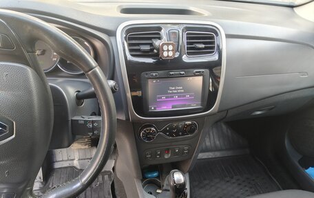 Renault Sandero II рестайлинг, 2016 год, 895 000 рублей, 10 фотография