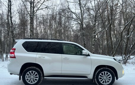 Toyota Land Cruiser Prado 150 рестайлинг 2, 2016 год, 3 930 000 рублей, 7 фотография