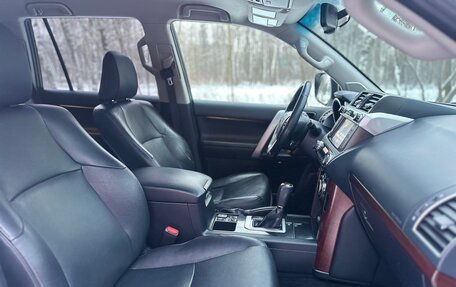 Toyota Land Cruiser Prado 150 рестайлинг 2, 2016 год, 3 930 000 рублей, 14 фотография