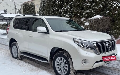 Toyota Land Cruiser Prado 150 рестайлинг 2, 2016 год, 3 930 000 рублей, 9 фотография