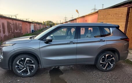 Mitsubishi Outlander, 2023 год, 4 650 000 рублей, 2 фотография