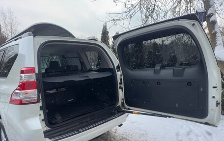 Toyota Land Cruiser Prado 150 рестайлинг 2, 2016 год, 3 930 000 рублей, 20 фотография