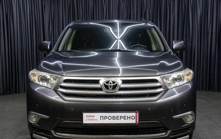 Toyota Highlander III, 2012 год, 1 998 000 рублей, 2 фотография