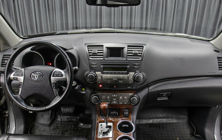 Toyota Highlander III, 2012 год, 1 998 000 рублей, 14 фотография