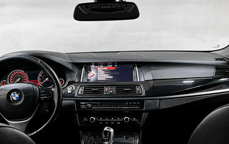 BMW 5 серия, 2015 год, 1 980 000 рублей, 16 фотография