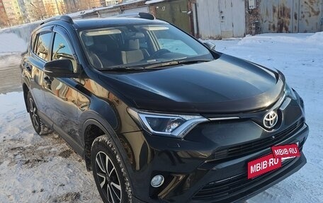 Toyota RAV4, 2016 год, 2 250 000 рублей, 4 фотография