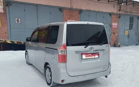 Toyota Noah III, 2009 год, 1 270 000 рублей, 1 фотография