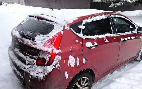 Hyundai Solaris II рестайлинг, 2012 год, 800 000 рублей, 3 фотография