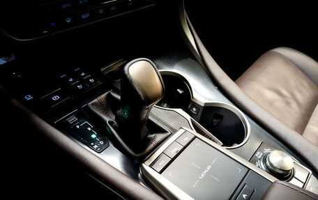 Lexus RX IV рестайлинг, 2020 год, 5 300 000 рублей, 30 фотография