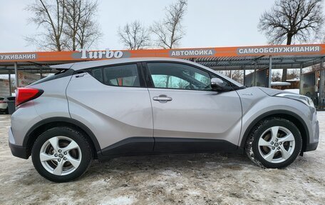 Toyota C-HR I рестайлинг, 2018 год, 2 300 000 рублей, 11 фотография