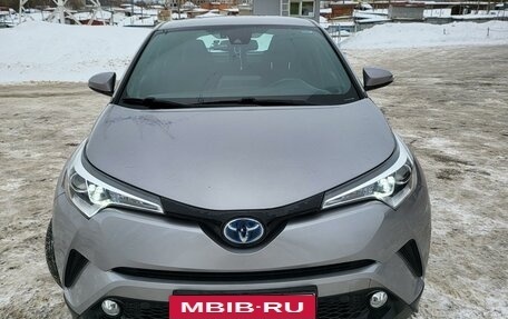 Toyota C-HR I рестайлинг, 2018 год, 2 300 000 рублей, 6 фотография
